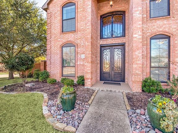 3rd image of 2900 Chalfont Ln