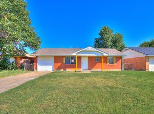 975 SW 4th Pl, Moore, OK 73160