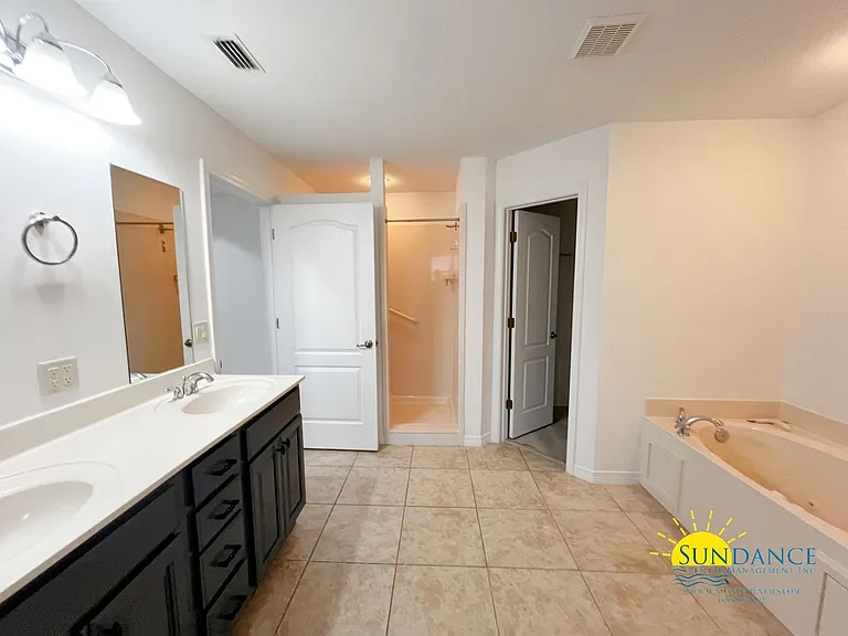 407 Serene Ct — Photo 9