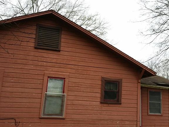 5th image of 304 Sunset Dr