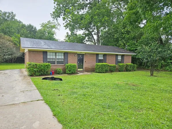 617 Geise Ave NE, Dawson, GA 39842