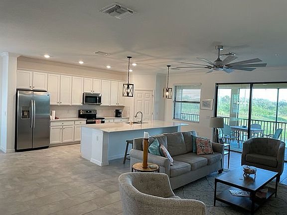 5th image of 10821 Tarflower Dr #201