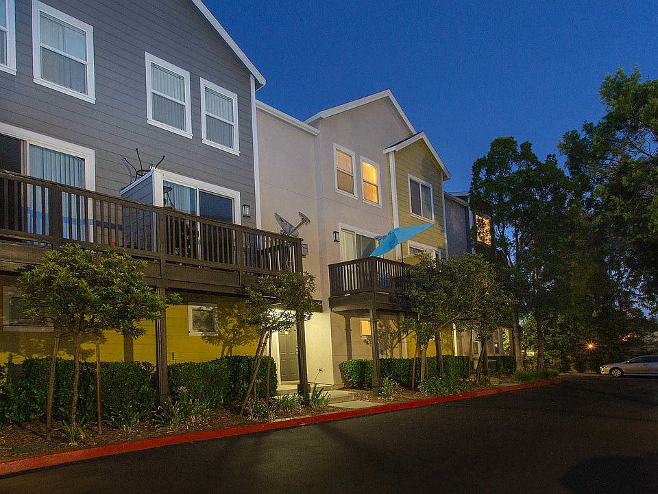 Artisan Square Apartments Building