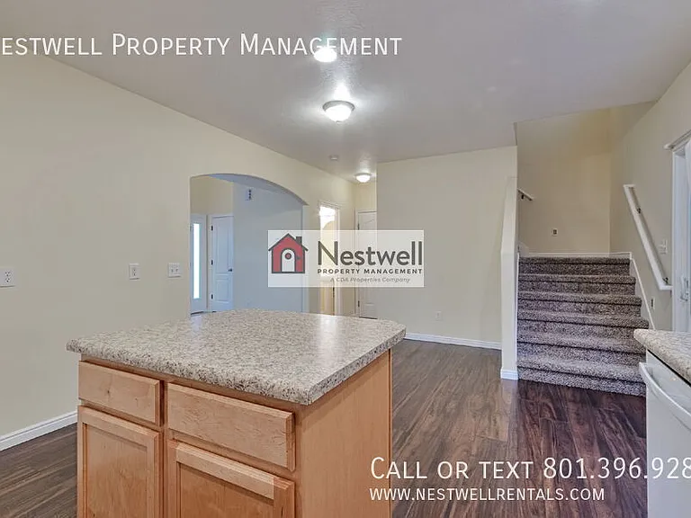 6838 W Grevillea Ln — Photo 4