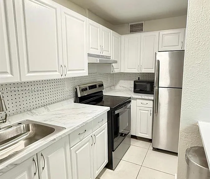 17650 NW 68th Ave #A2001 — Photo 12