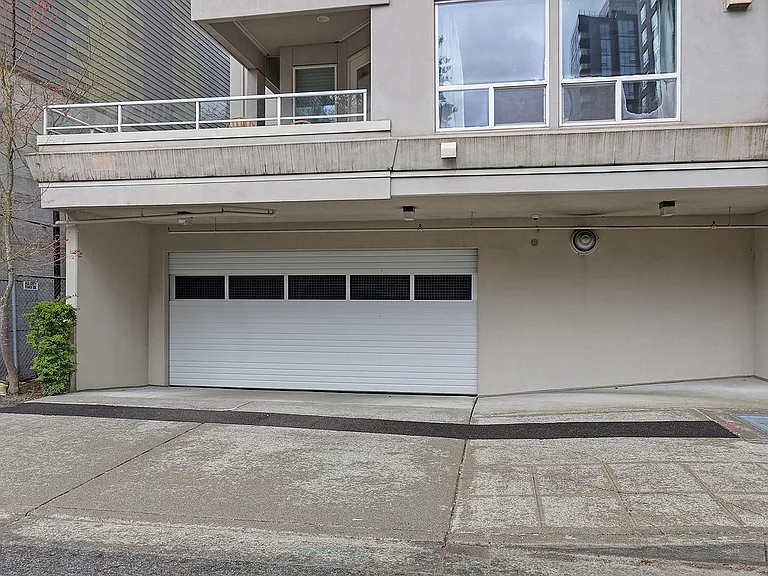 925 110th Ave NE #208 — Photo 14