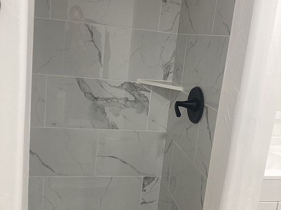 5th image of 2701 N Martin Ave #2