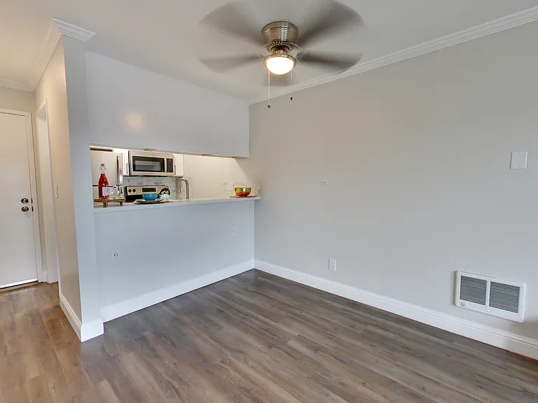 378 Van Buren - Renovated 2bed and 1bed units - Beautiful Building! — Photo 18