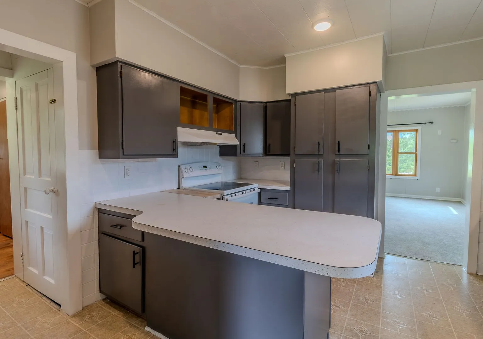 Home Sweet Home on Twenty Beautiful Acres — Photo 4