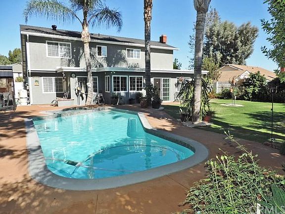 3rd image of 15292 Laguna Ct