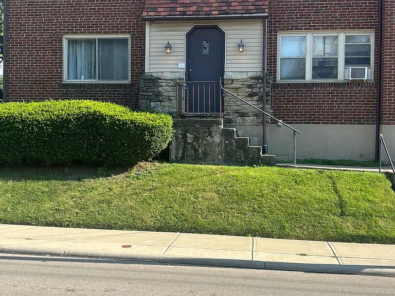 4248 Langley Ave — Photo 1