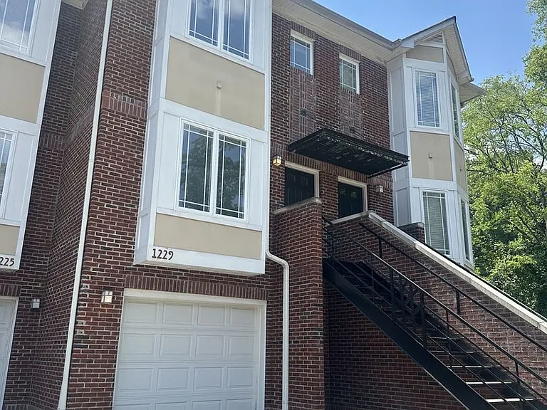 1229 Lalex Ln — Photo 2