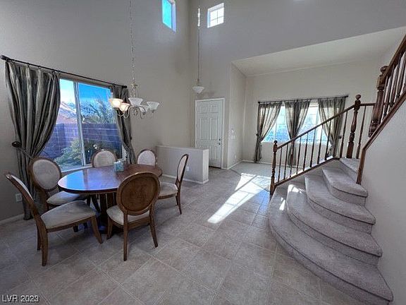 5th image of 608 Tecate Valley St