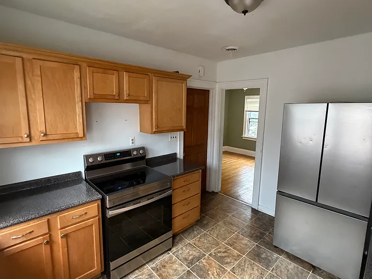 97 Rand Ave — Photo 5
