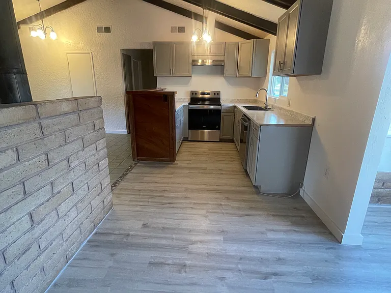 10575 Leslye Ln — Photo 12