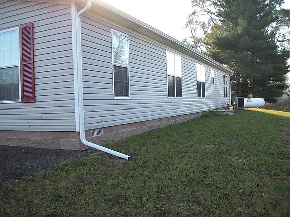 4th image of 228 40th St