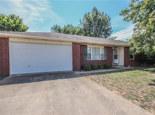 2005 S F St, Rogers, AR 72758