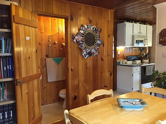 Dining room to half-bath