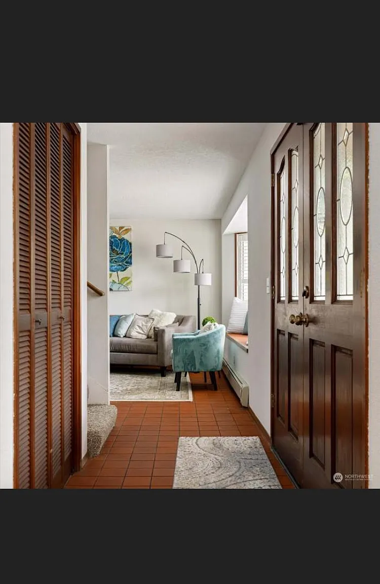 3 bed, 2100 sqft, $3,000 — Photo 4