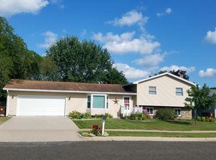 215 16th Ave S, Onalaska, WI 54650
