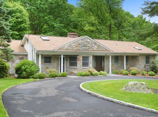 143 Dogwood Ln, Stamford, CT 06903
