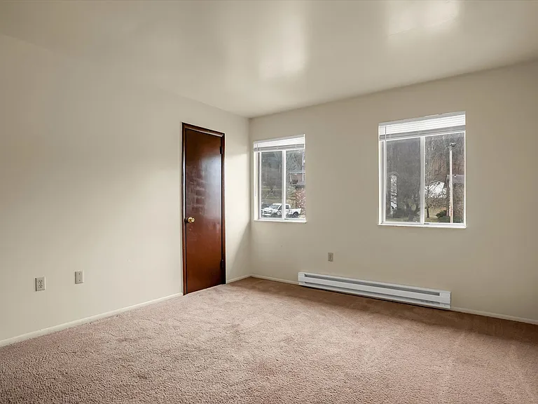 Beaver Creek Village Apartments — Photo 33