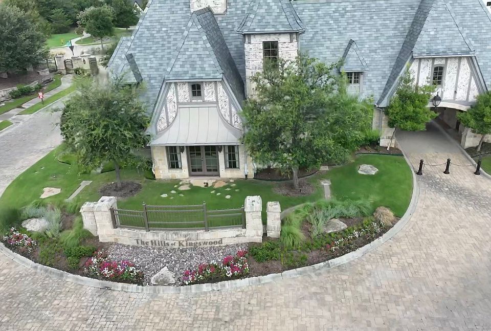 1st image of 1533 Lilac Ln