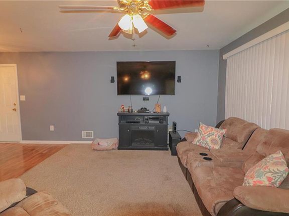 4th image of 3728 S Greenwich Ln
