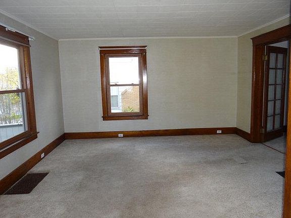 3rd image of 330 W Washington Ave