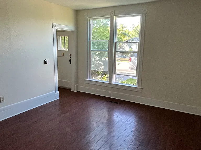 505 Hillsdale St — Photo 13