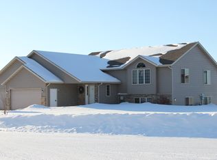 401 Northern Hills Trl, Saint Charles, MN 55972
