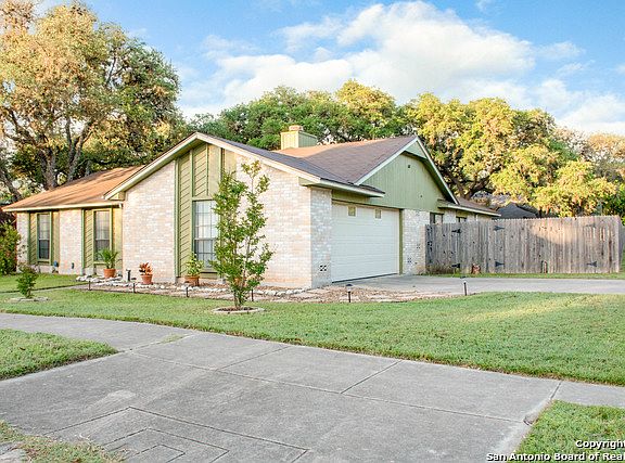 3rd image of 9243 Beowulf St