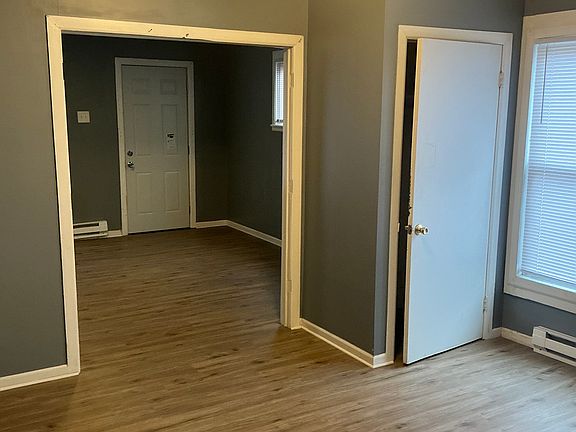 3rd image of 1522 N East St #1