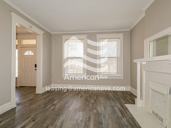1205729_003_wm_-_living_room_13596251.jpg