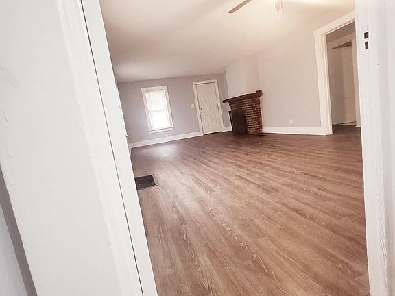 2nd image of 1570 Newton St
