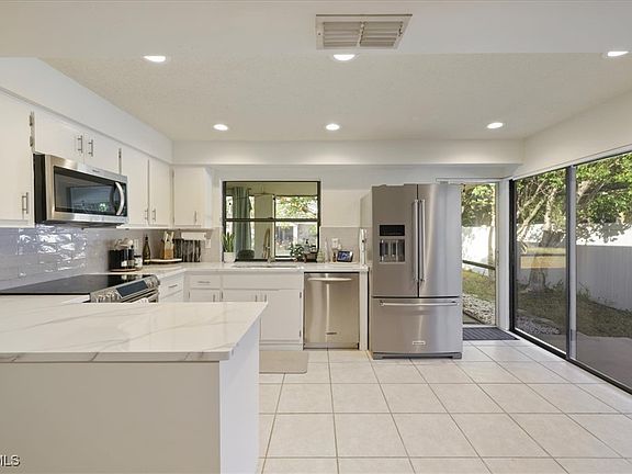 4th image of 141 SE 27th St