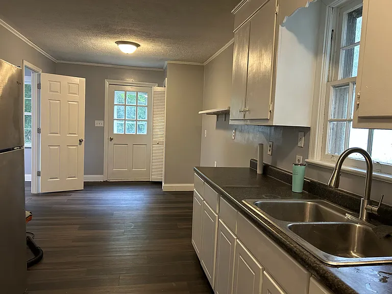 148 North Ave — Photo 5