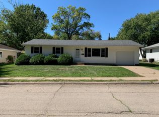 1875 Bristol Dr, Dubuque, IA 52001