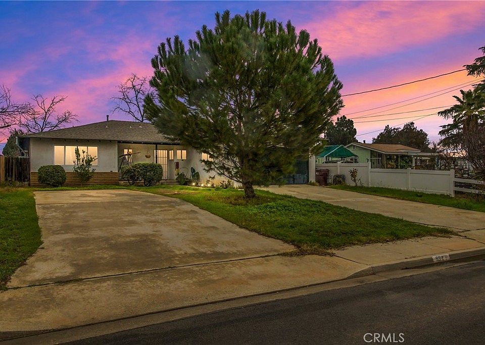 952 Elm Ave Beaumont CA 92223 Zillow