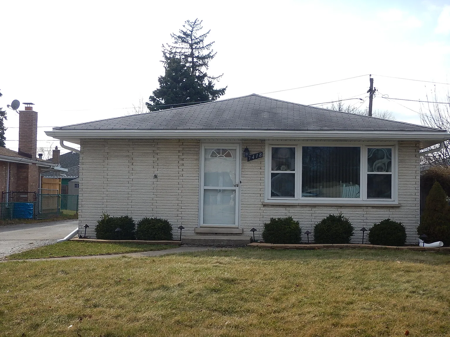 7418 S Oketo Ave photo 1