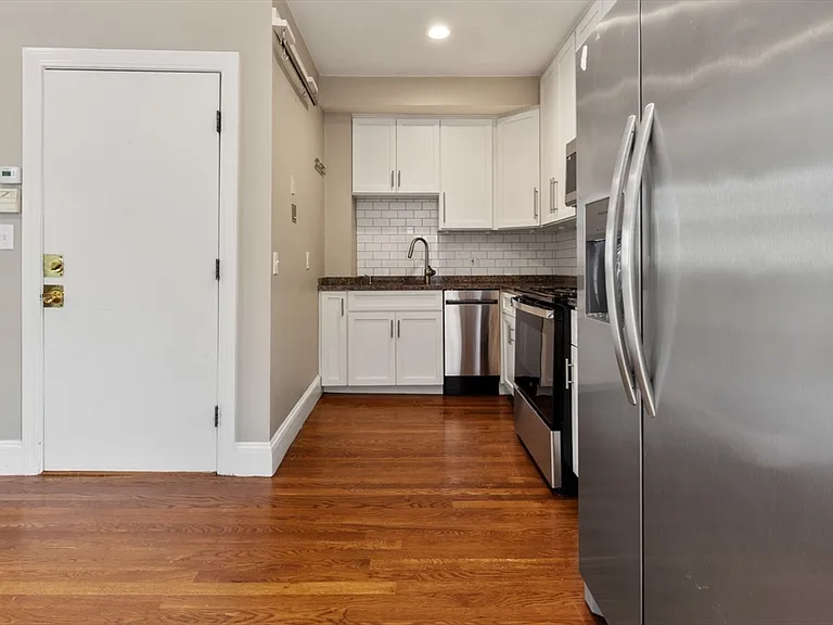 17 Sackville St #3 — Photo 21