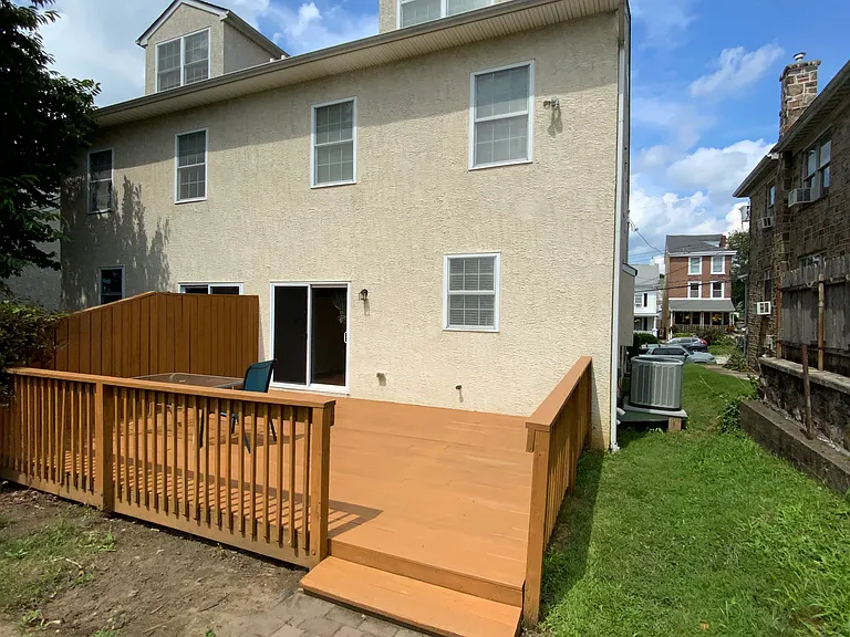 225 W 5th Ave — Photo 26