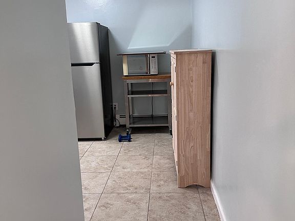 5th image of 257 Doherty Ave Floor 1