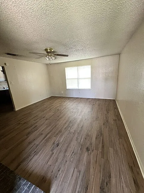 2 bed, 2.0 bath, 1092 sqft, $1,550 — Photo 2
