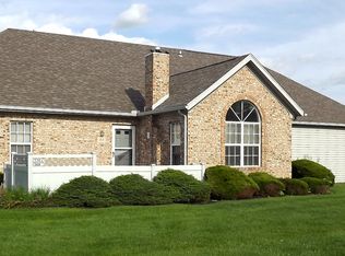 168 Stonegate Blvd, Bowling Green, OH 43402