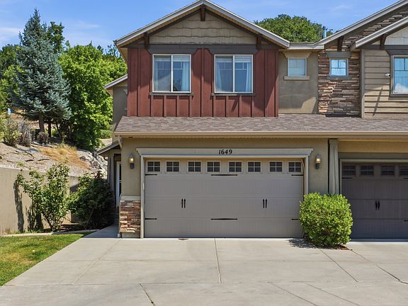 3rd image of 1649 N Hollyhock Cir