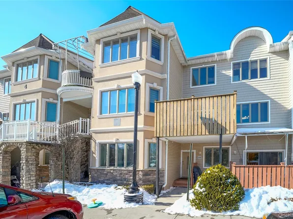 4 Rose Garden Way #102, Monsey, NY 10952