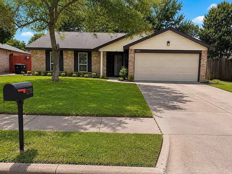 12755 Brookglade Cir — Photo 1