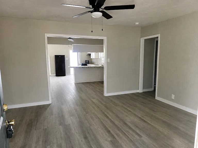 1714 Islla Dr — Photo 2