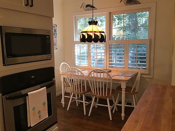 Eat in Kitchen